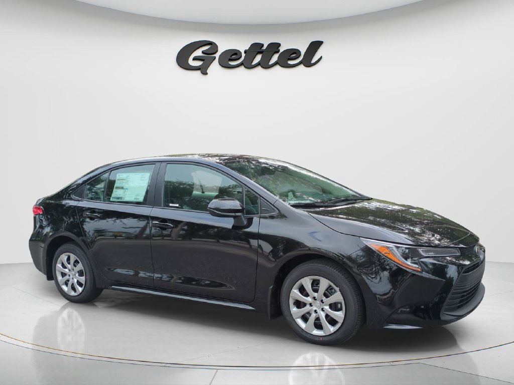 Used 2026 Toyota Corolla LE FWD image 3