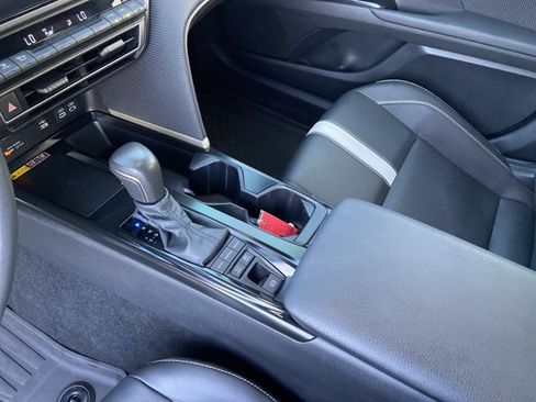 Used 2025 Toyota Camry SE FWD image 24
