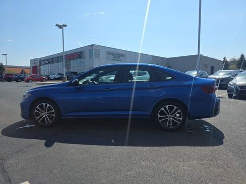 Used 2023 Volkswagen Jetta Sport image 8