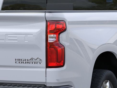 New 2026 Chevrolet Silverado 1500 High Country w/ High Country Premium Package AWD/4WD image 11