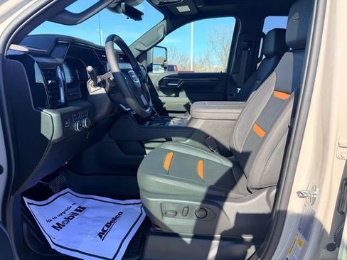 New 2026 GMC Sierra 2500 AT4 w/ AT4 Premium Plus Package image 9