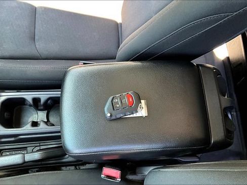 Used 2023 Jeep Gladiator Sport AWD/4WD image 36