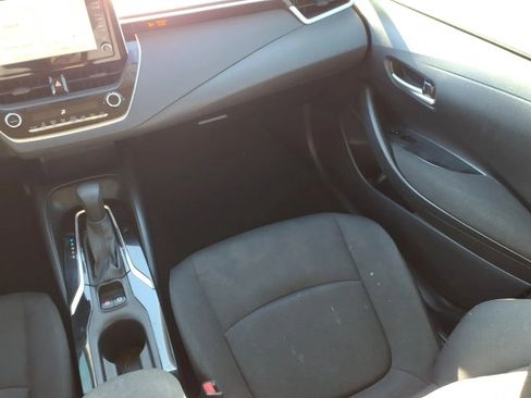 Used 2020 Toyota Corolla LE image 16