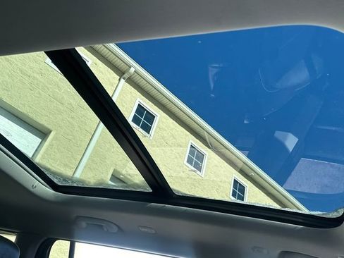 Used 2022 Jeep Grand Cherokee L Limited image 17