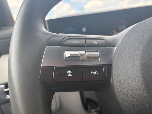 Used 2025 Hyundai Tucson Limited FWD image 30