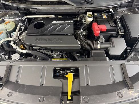 Used 2025 Nissan Rogue SL FWD image 17