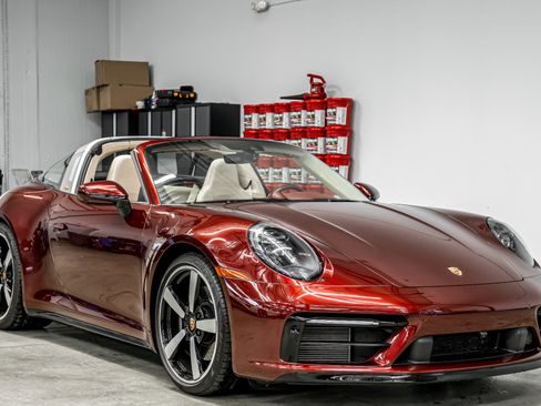 Used 2021 Porsche 911 Targa 4S Heritage Design image 3