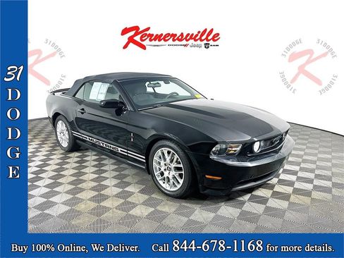 Used 2012 Ford Mustang Convertible image 1