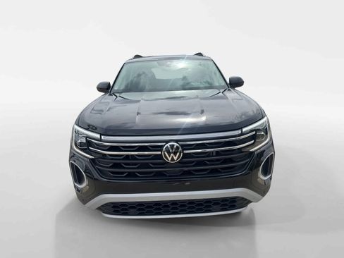 Used 2025 Volkswagen Atlas Peak Edition SE AWD/4WD image 7