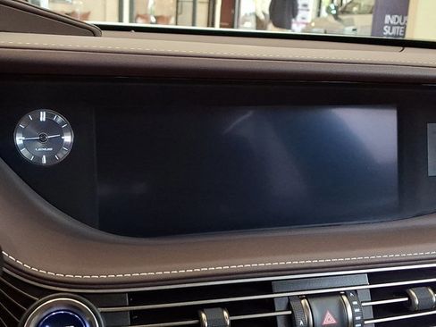 Used 2020 Lexus LS 500h AWD w/ Luxury Package image 18