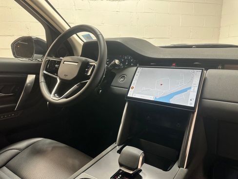 New 2025 Land Rover Discovery Sport S image 29