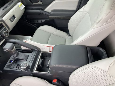 Certified 2025 Toyota Tacoma Limited image 24