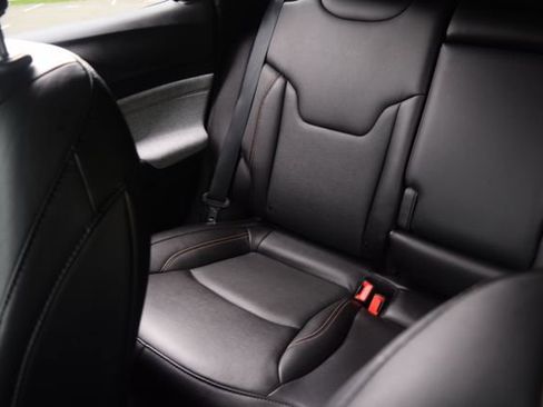 Used 2023 Jeep Compass Latitude AWD/4WD image 15