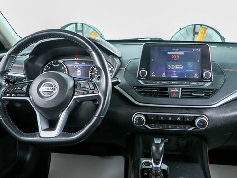 Used 2021 Nissan Altima 2.5 SR w/ SR Premium Package FWD image 17
