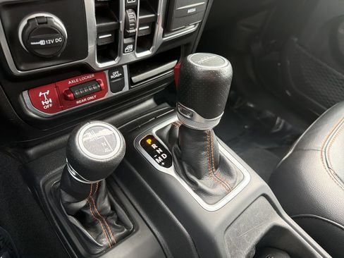 Used 2022 Jeep Gladiator Mojave w/ LED Lighting Group AWD/4WD image 27