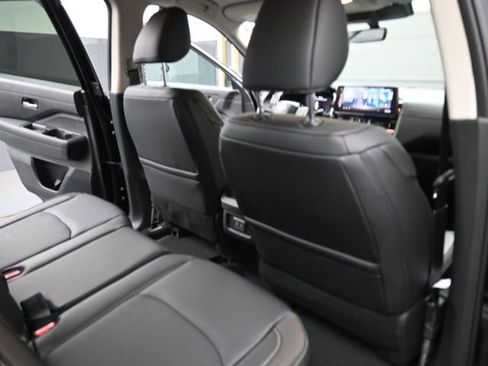 New 2026 Nissan Pathfinder SL image 25