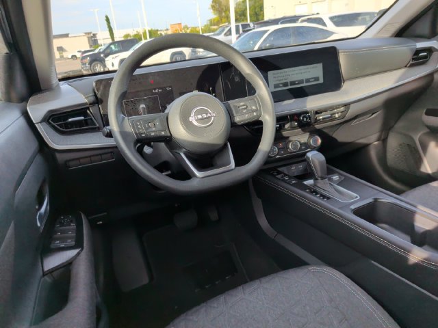 Used 2025 Nissan Kicks SV AWD/4WD image 24