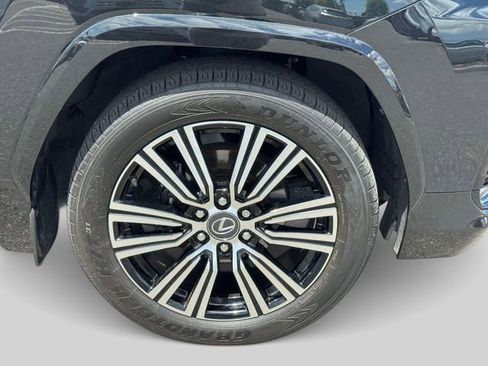 Used 2025 Lexus LX 600 4WD w/ Accessory Package (2T) image 5