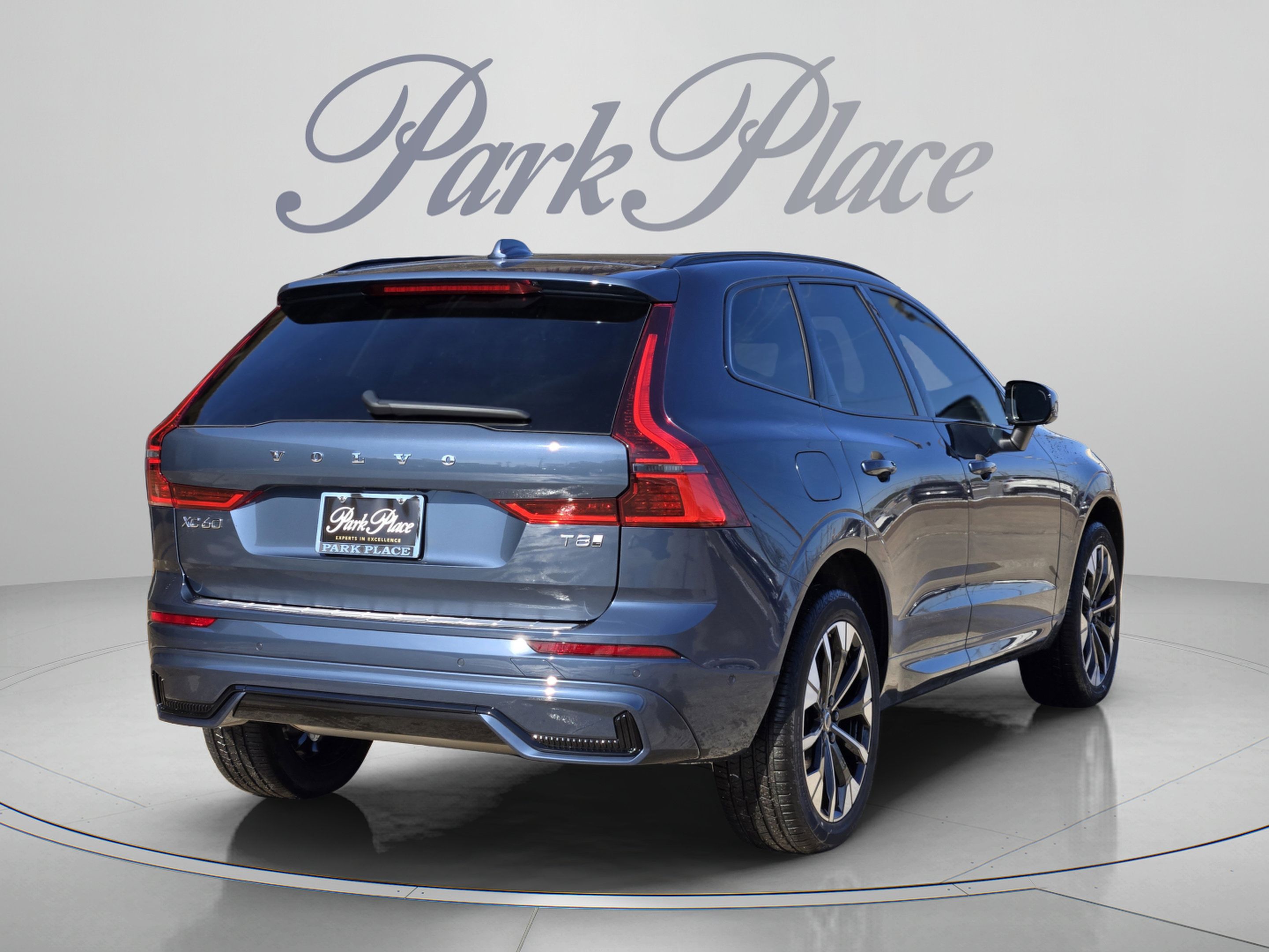 Used 2026 Volvo XC60 T8 Plus w/ Protection Package Premier AWD/4WD image 6