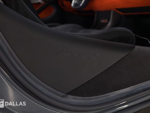 Used 2020 McLaren 600LT Spider RWD image 44