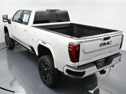 Used 2025 GMC Sierra 2500 Denali Ultimate image 42