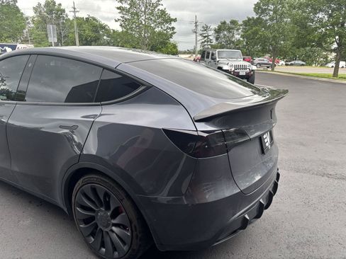 Used 2021 Tesla Model Y Performance AWD/4WD image 5