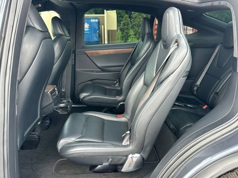 Used 2020 Tesla Model X Long Range AWD/4WD image 19