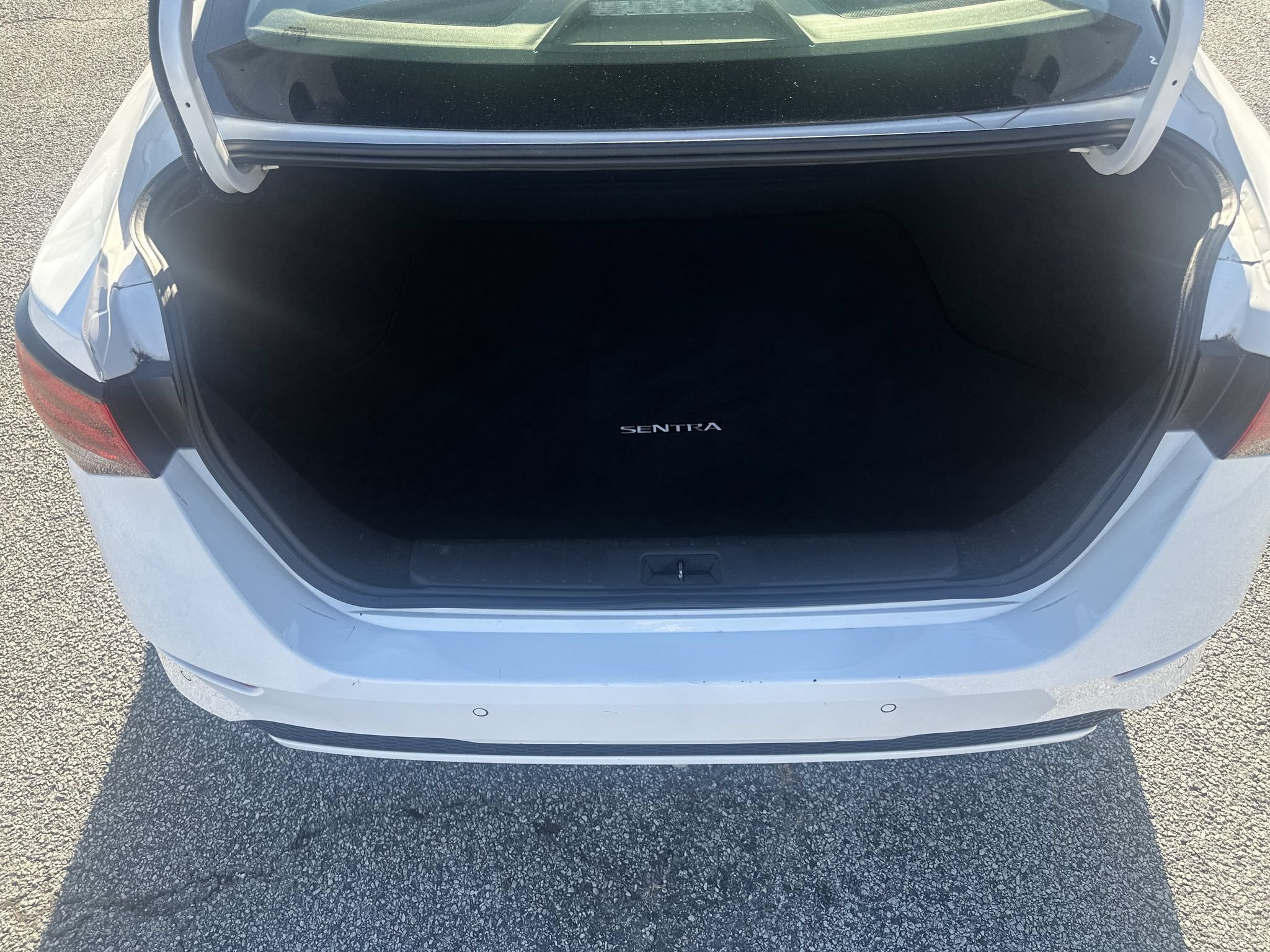 Used 2024 Nissan Sentra SV FWD image 18