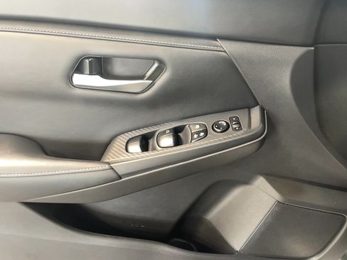 Used 2023 Nissan Sentra SV FWD image 13