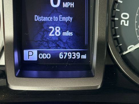 Used 2021 Toyota Tacoma SR5 w/ Technology Package image 14