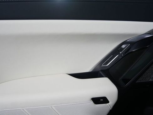 Used 2026 BMW 750e xDrive w/ Executive Package image 14