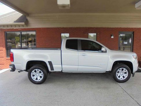 Used 2018 Chevrolet Colorado LT w/ LT Convenience Package image 2