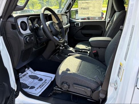 New 2025 Jeep Wrangler Unlimited Sport AWD/4WD image 9