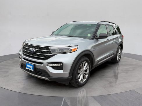 Used 2023 Ford Explorer XLT w/ Equipment Group 202A AWD/4WD image 1