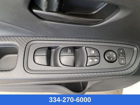Used 2025 Nissan Versa S w/ Trunk Package image 18