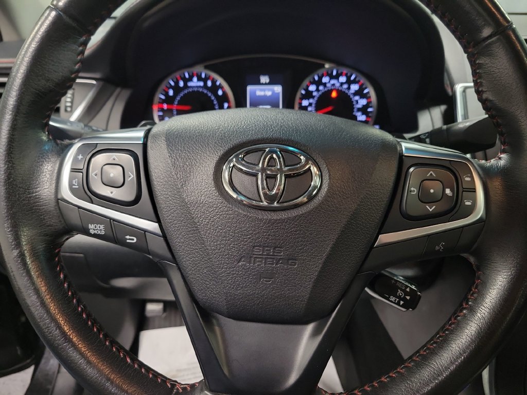 Used 2016 Toyota Camry XSE w/ Moonroof Package FWD image 23