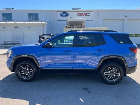 Used 2026 GMC Terrain AT4 AWD/4WD image 2
