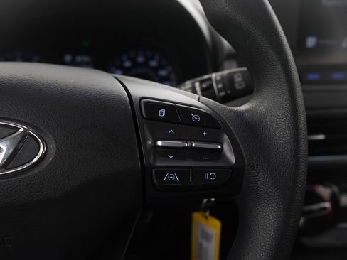 Used 2023 Hyundai Kona SE image 25