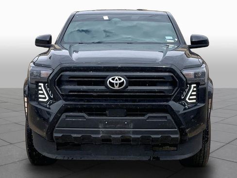 Used 2025 Toyota Tacoma SR RWD image 4