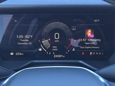 Used 2025 GMC Acadia Elevation image 11