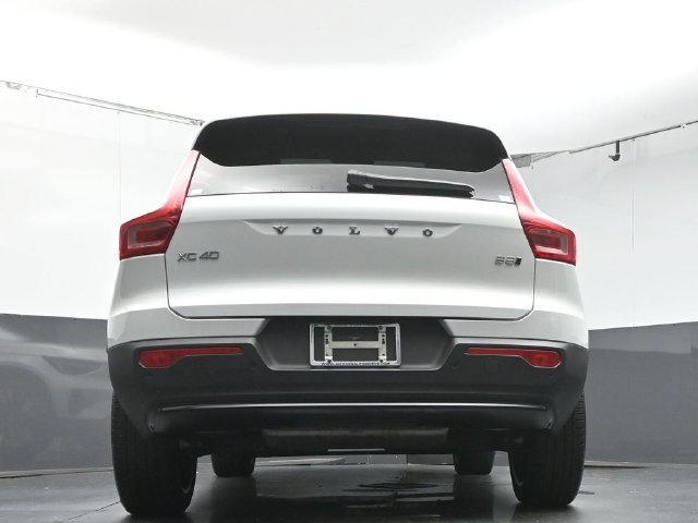 Used 2025 Volvo XC40 B5 Ultra AWD/4WD image 38