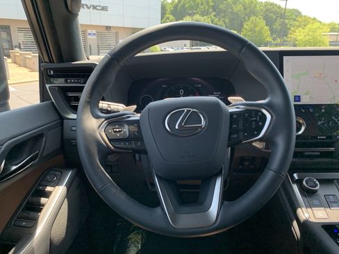 Used 2025 Lexus GX 550 AWD/4WD image 18