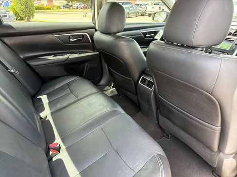 Used 2016 Nissan Altima 3.5 SL FWD image 28