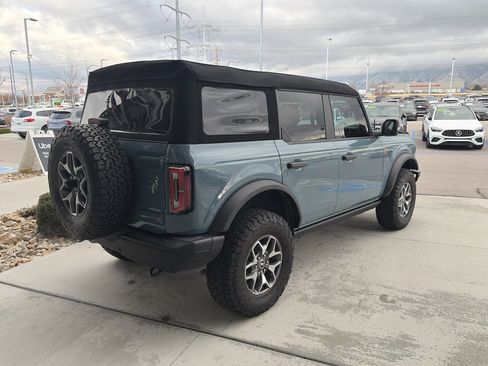 Used 2023 Ford Bronco Badlands image 5