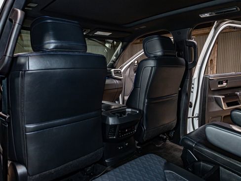 Used 2024 Toyota Sequoia Platinum image 24