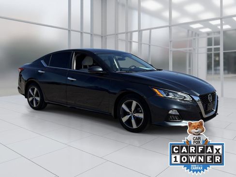Certified 2022 Nissan Altima 2.5 SV w/ SV Premium Package FWD image 8