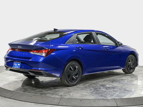 Used 2023 Hyundai Elantra SEL image 8