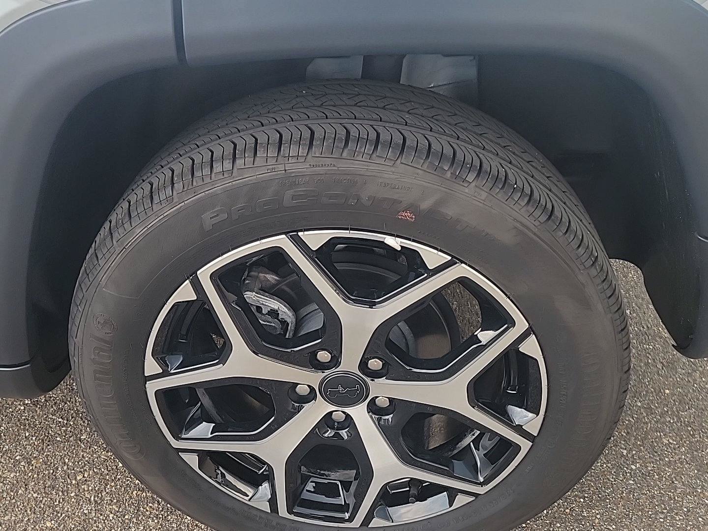 Certified 2025 Jeep Compass Limited AWD/4WD image 12
