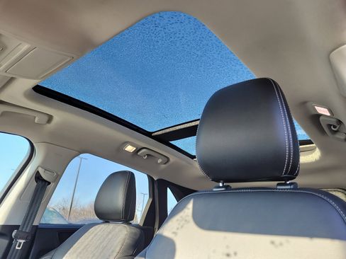 Used 2021 Ford Escape SEL image 19