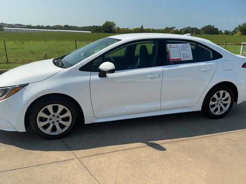 Used 2024 Toyota Corolla LE image 5